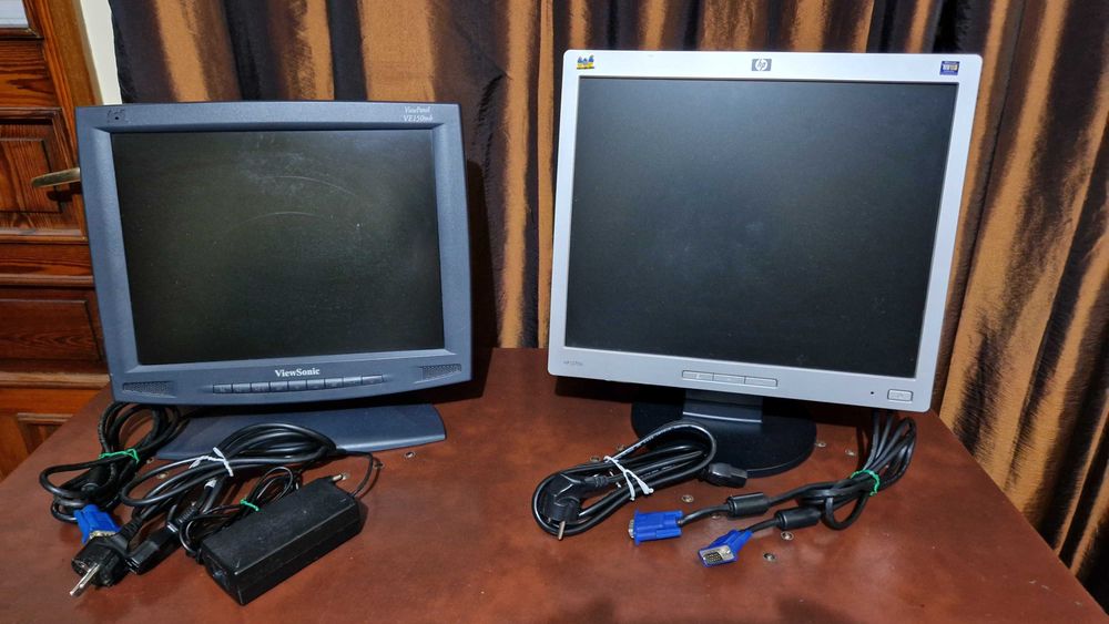 Two Used HP and ViewSonic Monitors64740805731843120