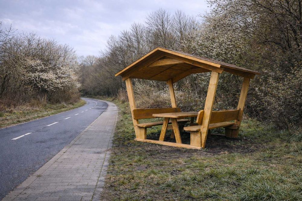 Drewniana altana góralska z meblami Altanka Wiata Ławostół Zadaszenie.