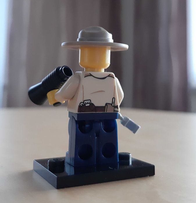Minifigurka Lego - Policjant / policja bagienna
