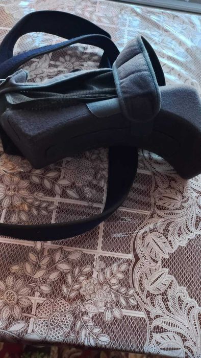 Бандаж, який можна  використовувати при переломі руки.