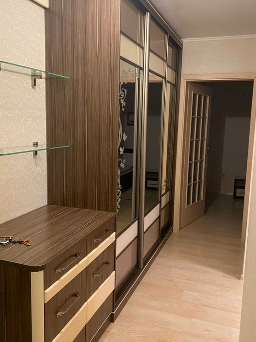 Довготривала оренда 2 кім. кв. по вул. Небесної Сотні
