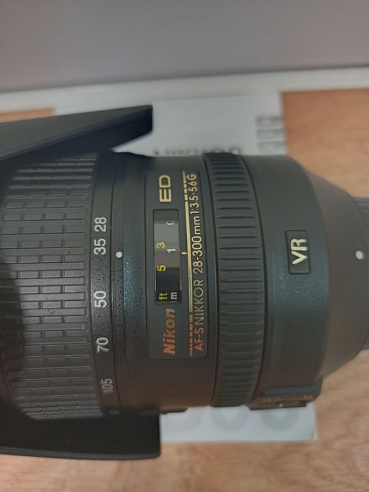 Об'єктив  af-s nikkor  28-300