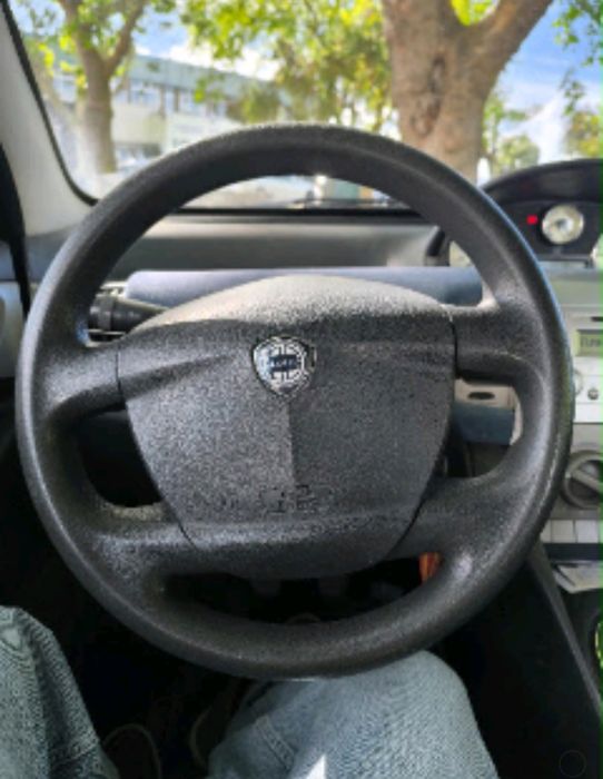 Lancia Ypsilon 1.2 60cv ar condicionado
