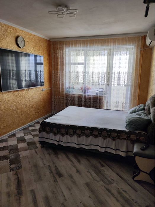 Продам 2х ком квартиру на Коммунаре с ремонтом!