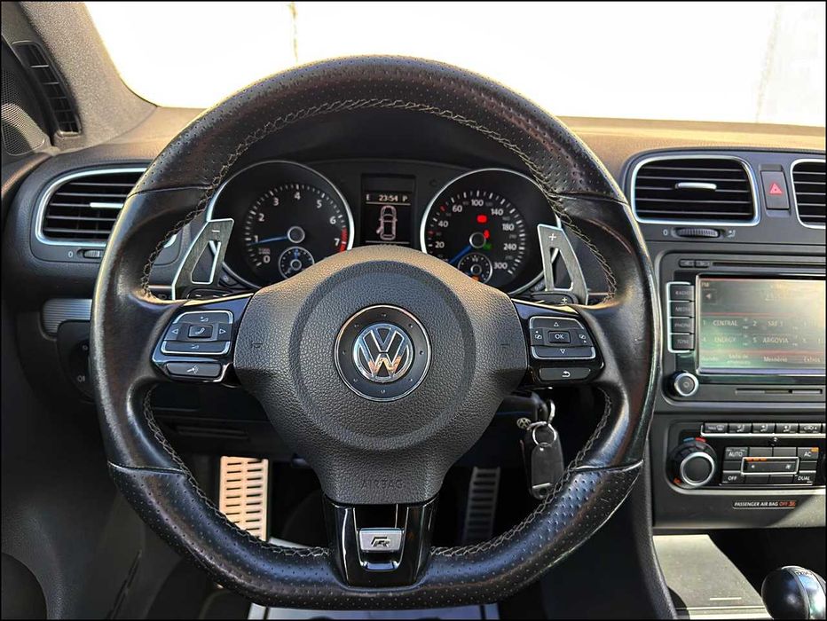 Volkswagen Golf R - Excelente Estado