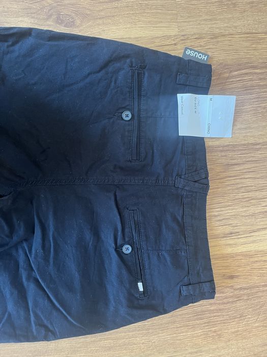 Czarne spodnie House r.M