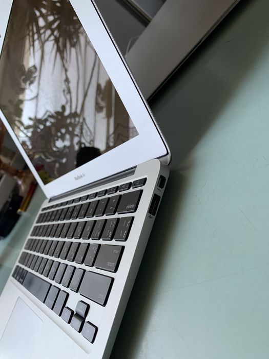MacBook Air 11 SSD 256 подсветка клавиатуры.: 5 000 грн