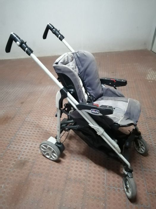 Chicco Lite Way Carrinho Bebé. cinzento, em ótimo estado. Tudo funcion