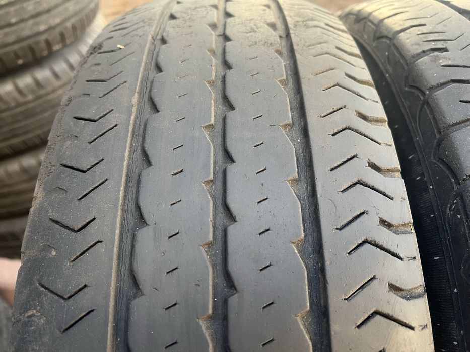 Резина вантажна літо шини 205/75 R 16 C Pirelli комплект