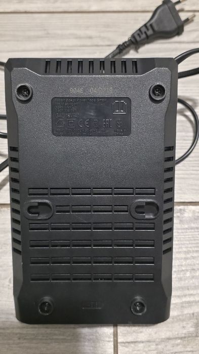 Зарядний пристрій Bosch GAL 18V-40
