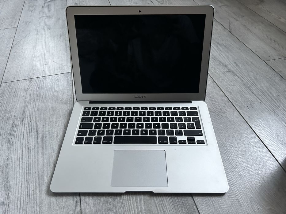 Mcbook air 13 121GB