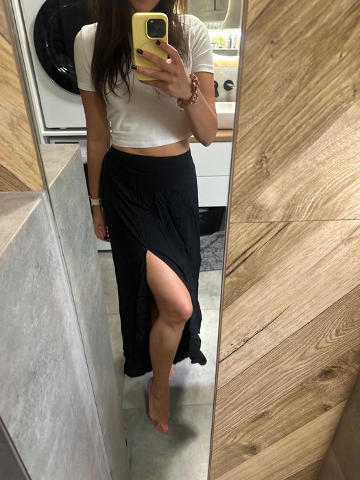 Czarna długa spódnica z rozcięciem Sinsay S