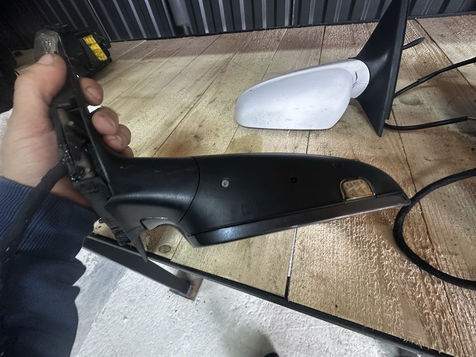 Зеркало бічне Skoda Superb 1 суперб шкода