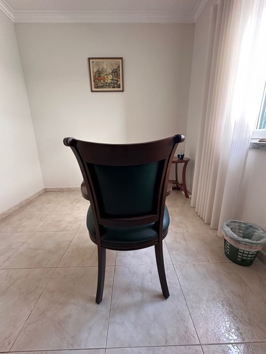 Mesa e Cadeirão de Escritório Madeira Maciça