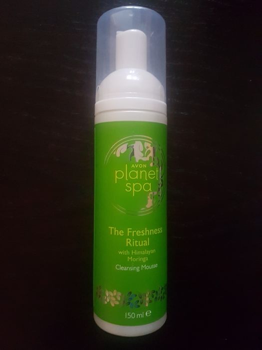 Avon Planet Spa odświeżająca pianka oczyszczająca Moringa Himalajska