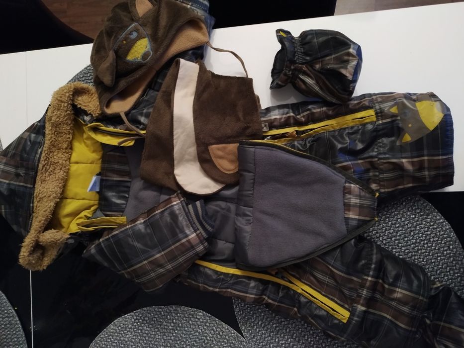 Kombinezon zimowy coccodrillo rozm 74 czapka szalik buty zimowe gratis