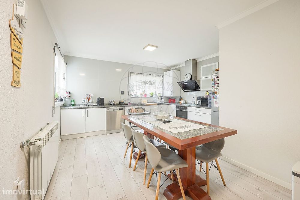 Apartamento T2 | 2 WC | Garagem | 5min a pé da praia