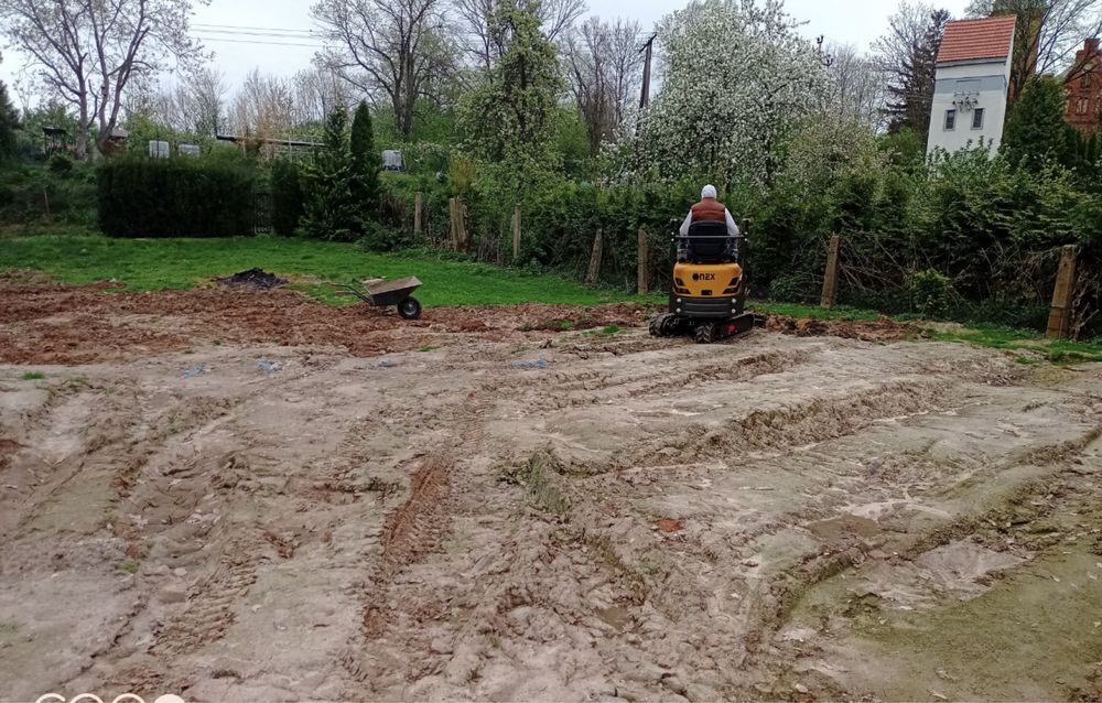 Uslugi Minikoparką Niwelowanie Wykopy Kucie Betonu Sciaganie Humus