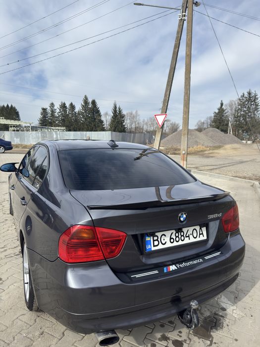 BMW E90-318d-N47.