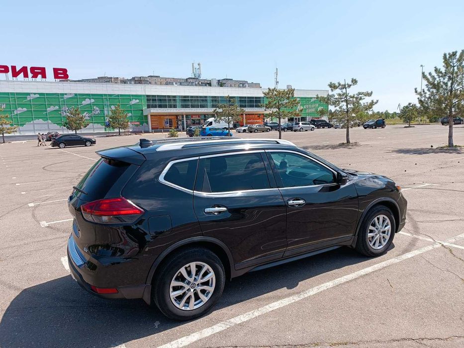 Nissan ROGUE 2017 року