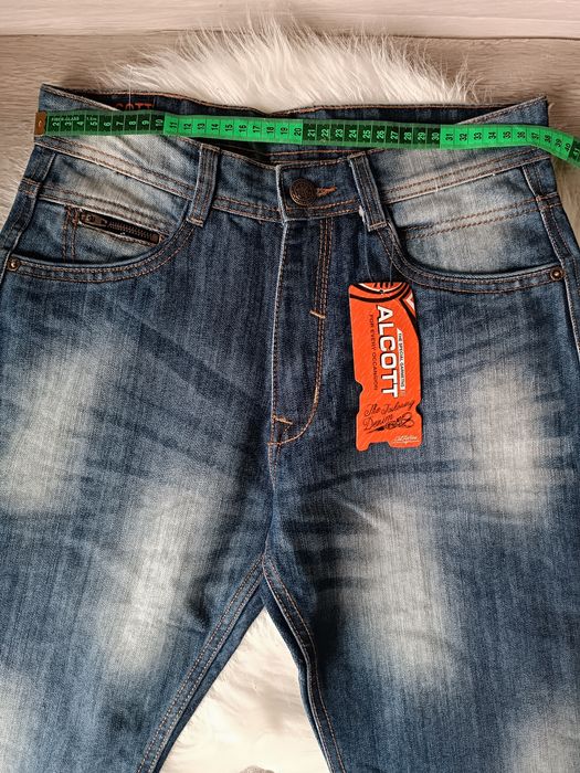 Джинси Alcott,Італія.