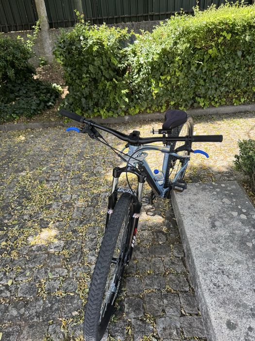 Bicicleta Downhill aro 29