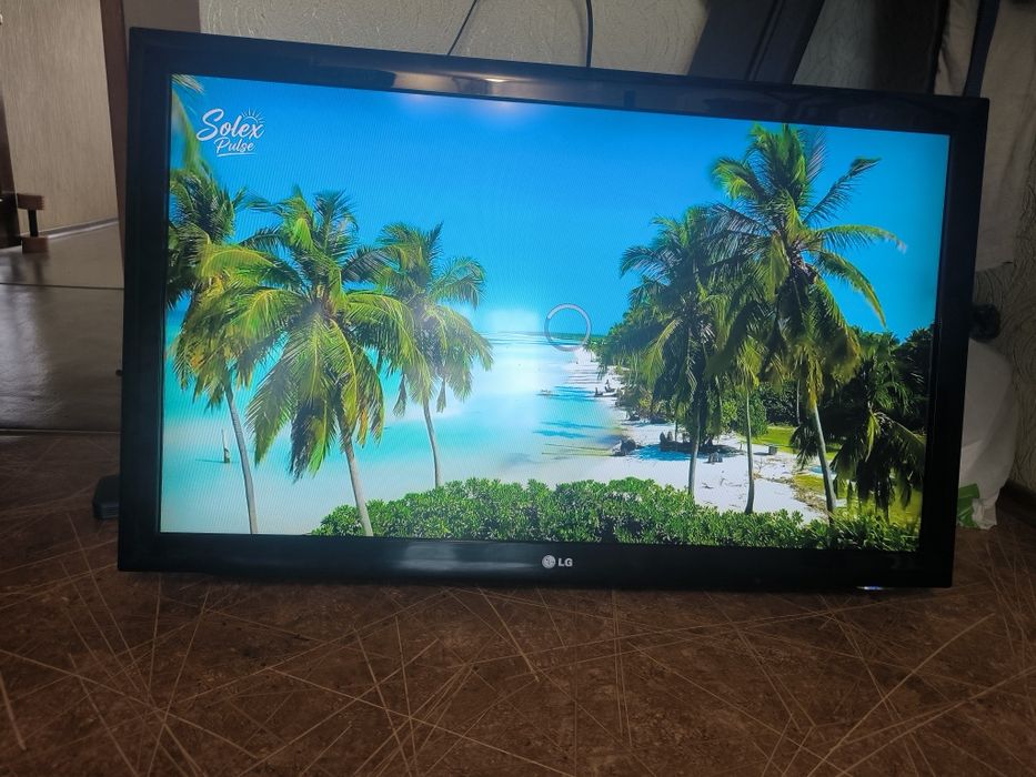 Продам телевизор Lg 42lk430 и смарт приставку  комплектом или по отдельности.