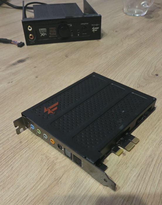 Karta dźwiękowa Creative Sound Blaster X-Fi Titanium Fatal1ty SB0880 + Panel SB1110 pci-e pci express