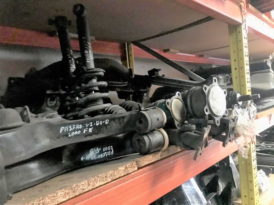 Mitsubishi Pajero 3.2 DId 2002 - pecas de motor e outras