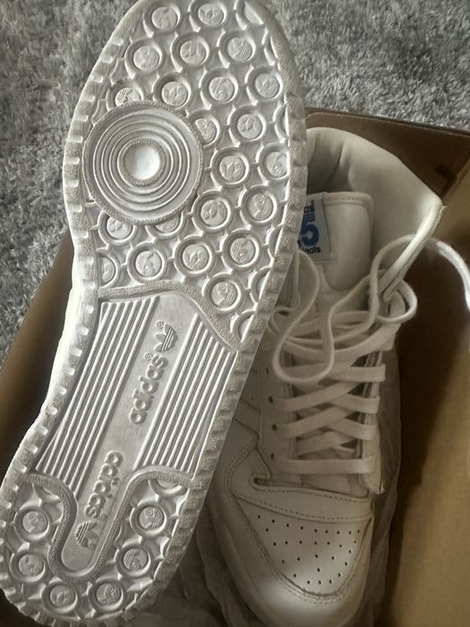 Sapatilhas adidas brancas