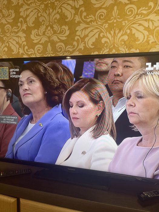 Телевізор Telefunken