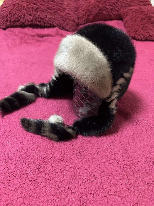 Продам норкову шапку