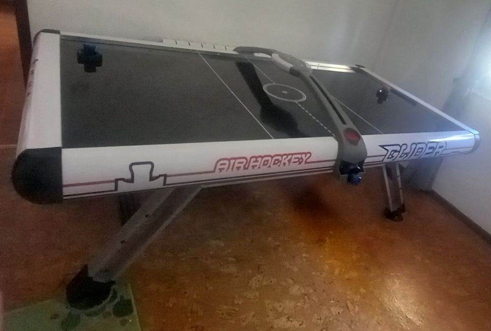 A mesa de e air hockey Buffalo G como nova