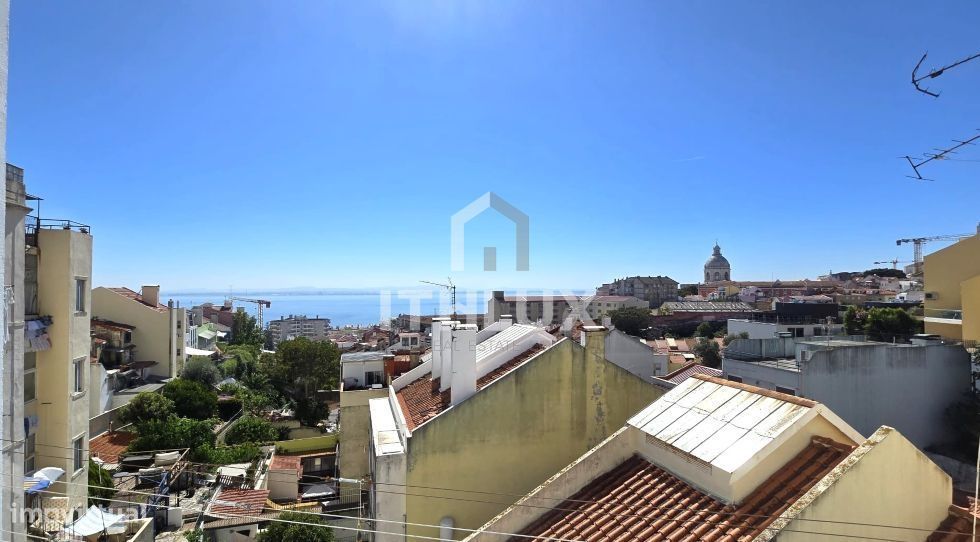 Apartamento T2 com 2 WC -Remodelado com vista rio na Graça