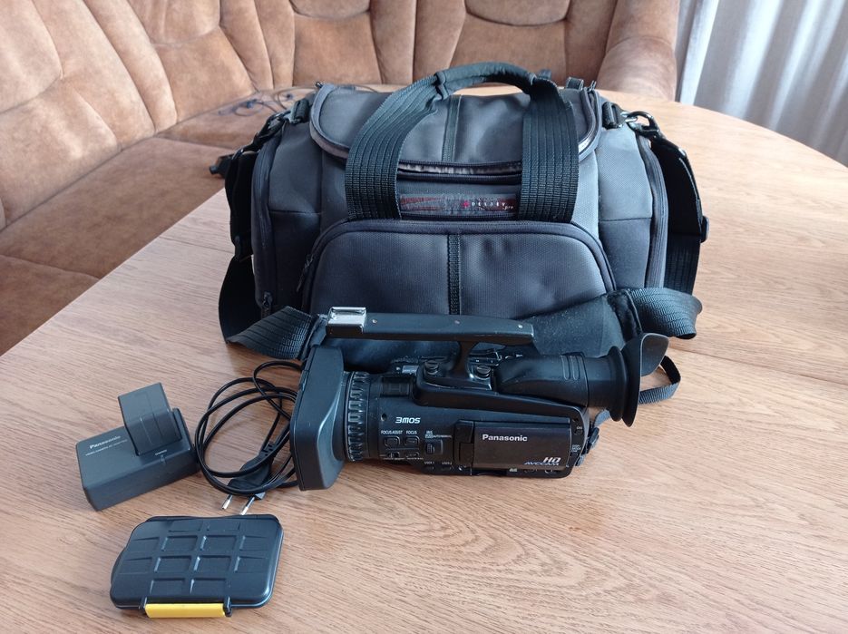 Відеокамера Panasonic AG-HMC41E
