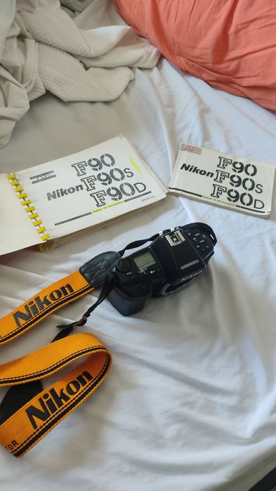 Nikon F90 + Lenses and Flash64739474441859121