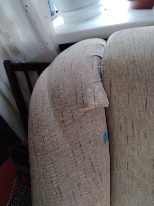 Продам вживаний кутовий диван і крісло