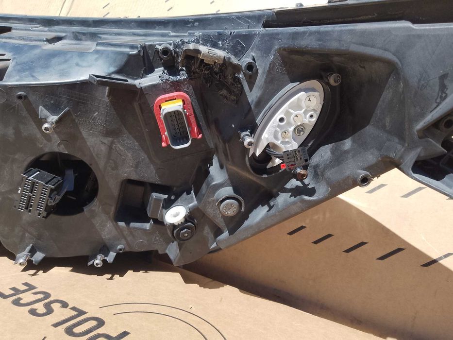 IVECO DAILY 14- lampa  LED prawy przód