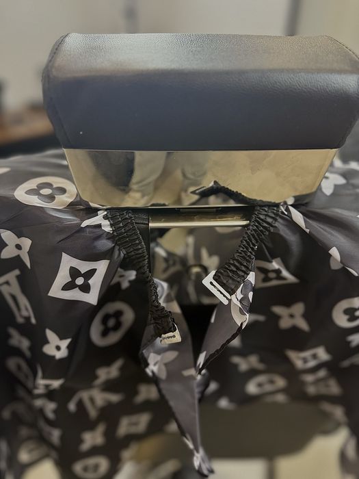 Peleryna do strzyżenia włsów