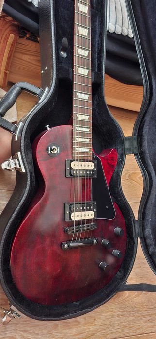 Gibson Les Paul Future Tribute - електрогітара з фурнітурою Gotoh