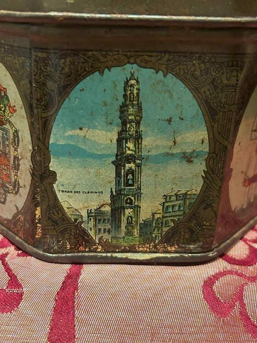 Lata antiga de coleção