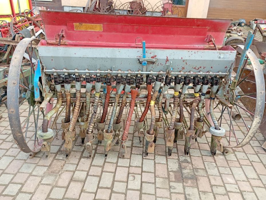 Продам сівалки 17  19 лійок