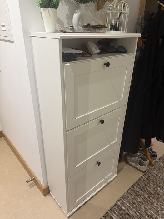 Sapateira ikea brusali