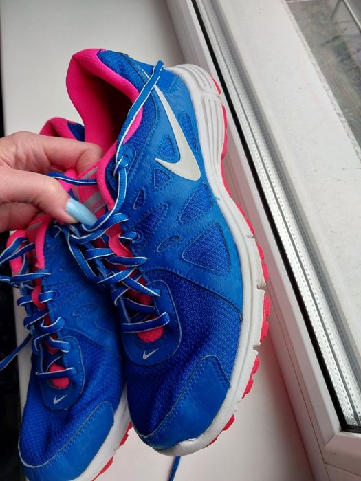 Кроссовки Nike женские