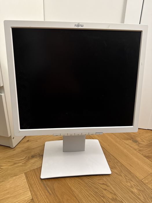 Monitor 19"  Fujitsu DY19-7