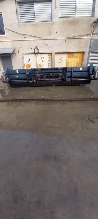 Продам жатку жниварку кукурудзяну 8х75 Gressoni італія