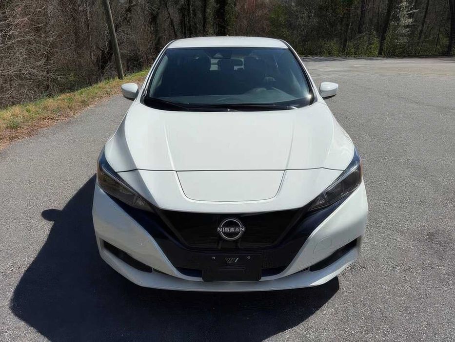 Nissan Leaf      2025