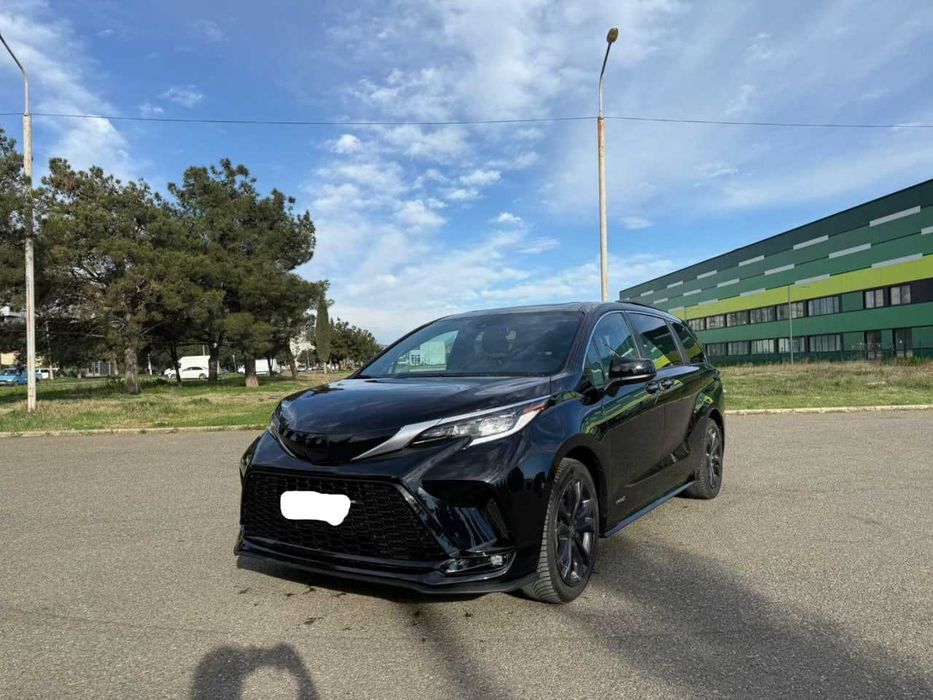 Продаж Toyota Sienna 2021