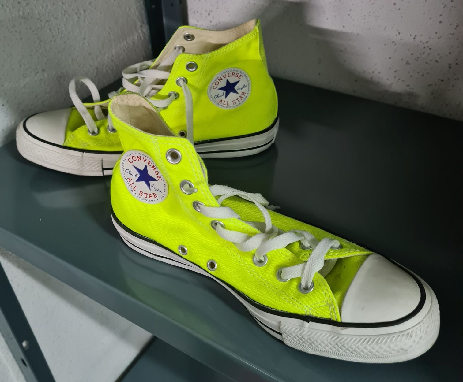 Converse verde cheap fluorescente