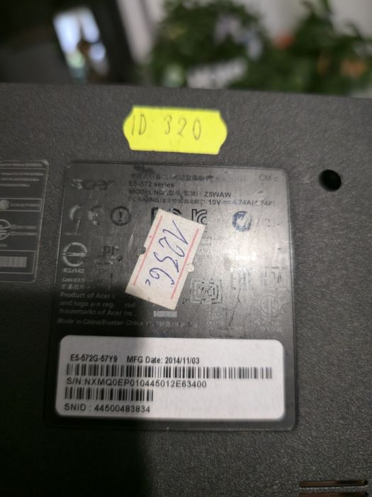 Matryca full hd 15,6 z Obudową i zawiasy Acer E5-572 Full HD 15.6
